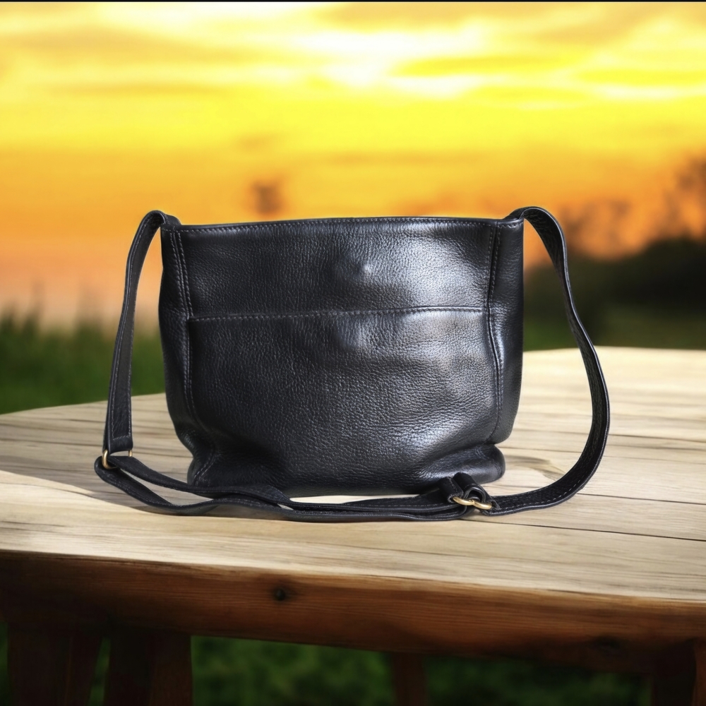 Coach Vintage Crossbody Shoulder Leather Bag.  Black Leather Shoulder Bag